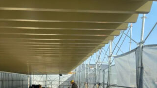 福島県郡山市｜溶融亜鉛めっき庇取付・吊り折板屋根施工